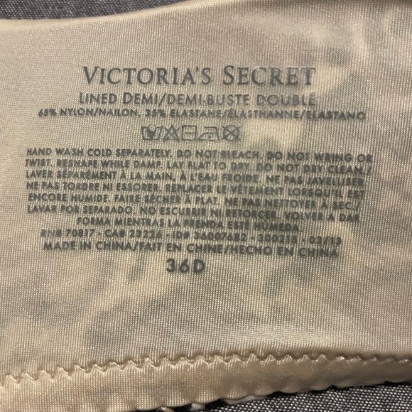 Victoria's Secret Leopard Print Bra - Picture 4 of 7